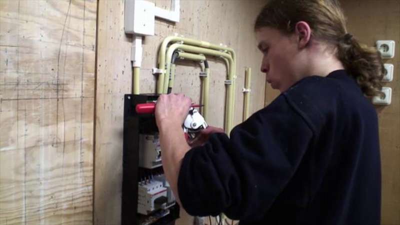 Electric water heater installation